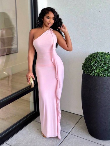 Robe rose pâle asymétrique