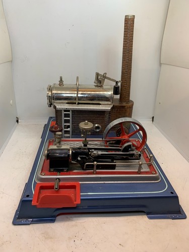Ancienne machine vapeur de - a,