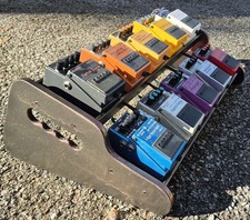 Holds 10, Boss, Effect Pedal