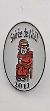 Pin's Père Noël ligoté sur