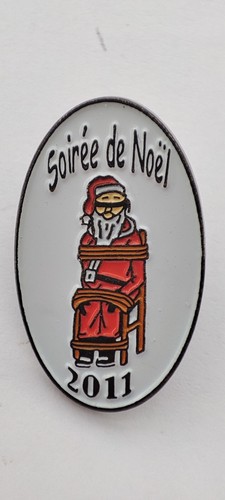 Pin père noël - pin's, ligoté