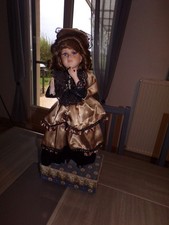 ancienne poupée porcelaine