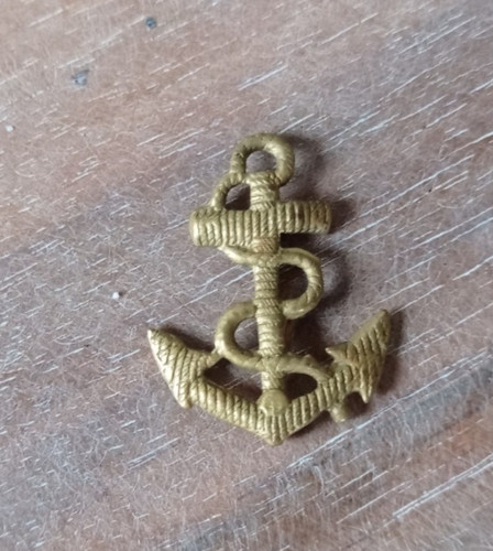 Insigne ancre marine dorée - marine,