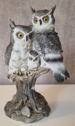 Animal planet statue - planet,