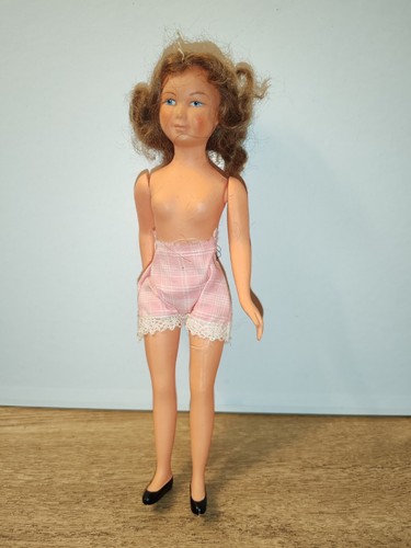 Ancienne petite poupée petit - petite,