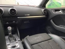 Boîte à gants Audi A3