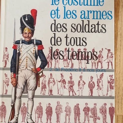 Costume les armes des - le, et
