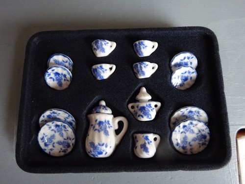Lot dinette porcelaine maison