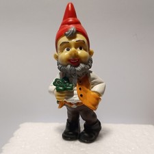 FIGURINE PLASTOY- NAIN DE JARDIN AVEC TREFLE À 4 FEUILLES