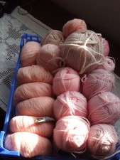 Lot de pelotes de laines