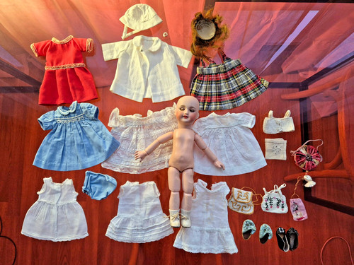 Petite poupée ancienne - 24,