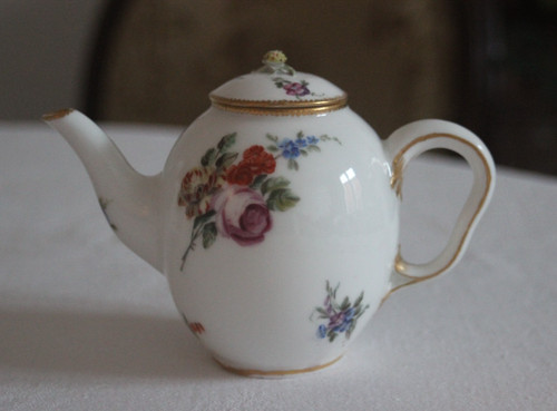 Théière porcelaine dans - théière, en