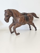 Figurine cheval ancien en cuir