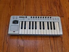 Novation ReMote 25 LE No Power Cord Clean Battery Compartment 