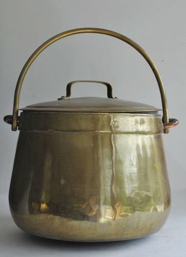 Chaudron couvert cuivre - couvert, en