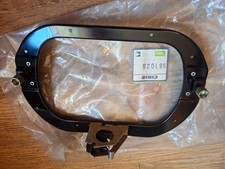 Platine de phare avant droit