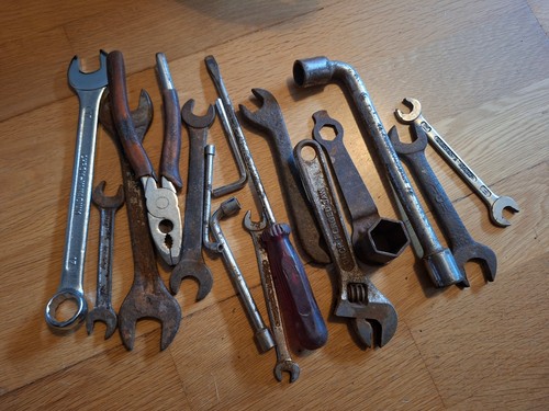 Lot anciens outils - , cles