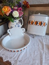 ancienne fontaine émaillée