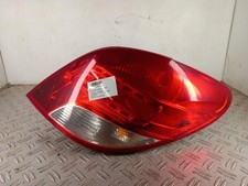 Feu arriere principal droit