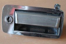 Poignée de porte chromé