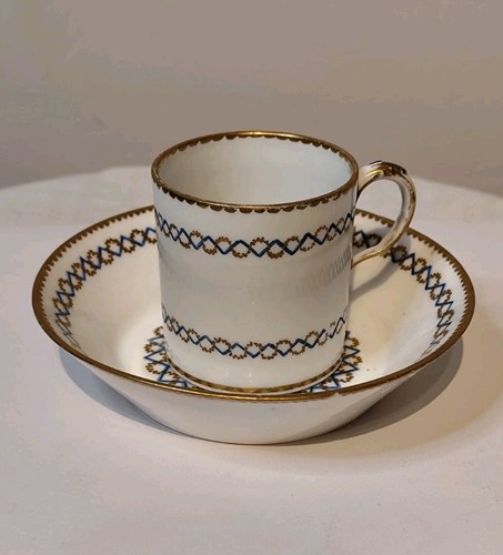 Tasse sous - tasse, en