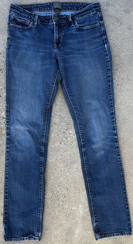Levi demi curve - curve, modern