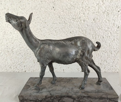 Sculpture statue animale