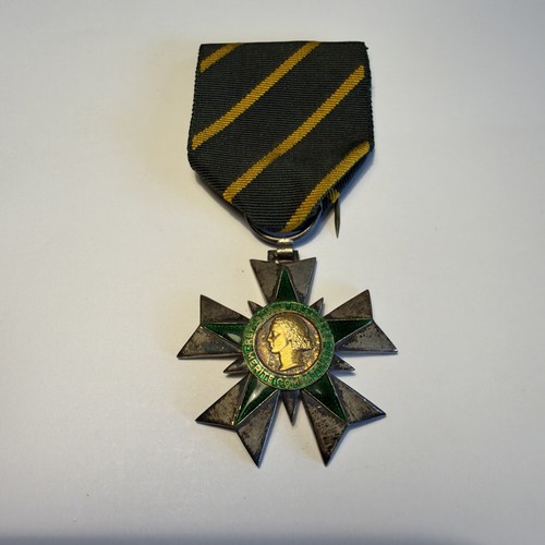 Ordre mérite combattant - du,
