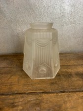 ancienne tulipe opaque en