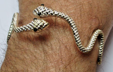 Bracelet rigide s'ouvrant