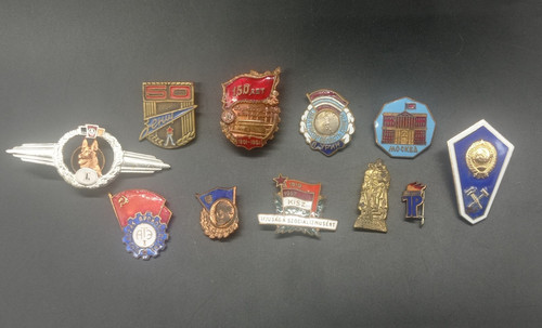 Lot insignes soviétiques - d'insignes,