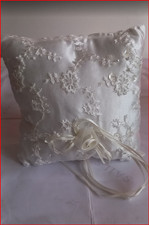 Coussin Porte-Alliance – Modèle Broderies & Perles