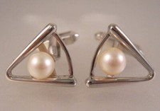 Fabulous Open Tringle Design With Round Pearls Men's Shirt & Suit Fine Cufflinks