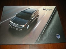 LANCIA BIG BROCHURE BOUND "LANCIA VOYAGER DEL 9\2011" IN EXCELLENT CONDITION