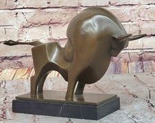 Figurine De Taureau En Bronze