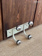 Petit porte manteau mural