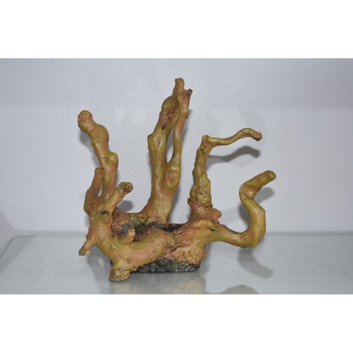 Aquarium détaillé driftwood - détaillé,