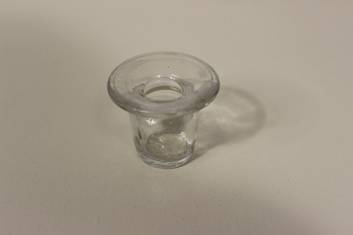 Encrier ancien verre moulé - verre,