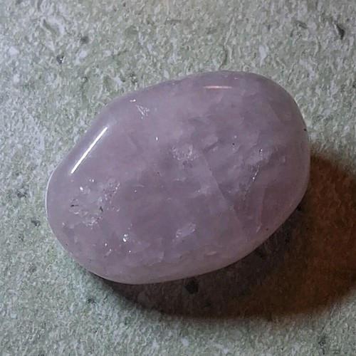 Quartz rose cabochon