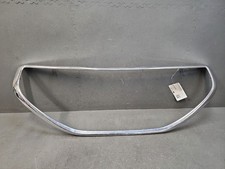 Enjoliveur entourage calandre