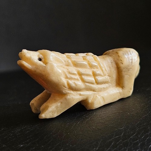 Chien sculpté figurine
