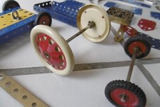 MECCANO - OLD MECCANO PIECES - CONSTRUCTION SETS - COLLECTION - RARE