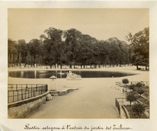 France, Paris, octagonal basin at l&#039;entrance to the Tuileries Garden Vintage a