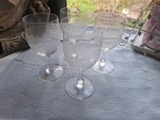 4 ANCIENS  VERRES CRISTAL
