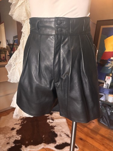 Short cuir taille haute - cuir,