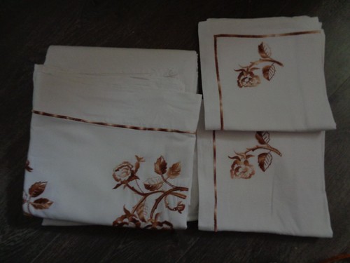 Drap ancien brodé - , deux
