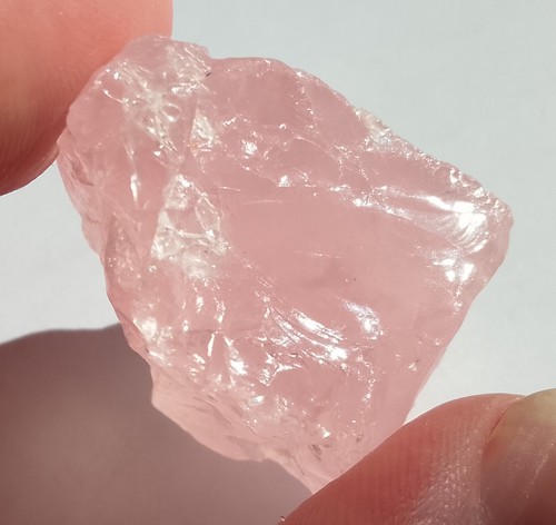 15.40gr 31x27x21mm quartz rose
