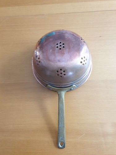 Petite passoire ancienne - , en