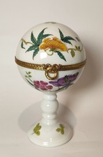 Raynaud  ancienne bonbonnière sur pied en porcelaine de Limoges Antique French 