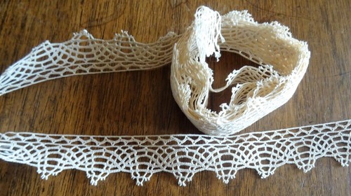 Dentelle ancienne aux - dentelle,